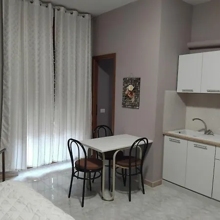 Monolocale Accogliente Con Angolo Cottura דירה